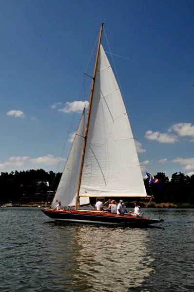 Regatta RUT Classic – Rennen klassischer Holzsegelboote auf dem Mácha-See