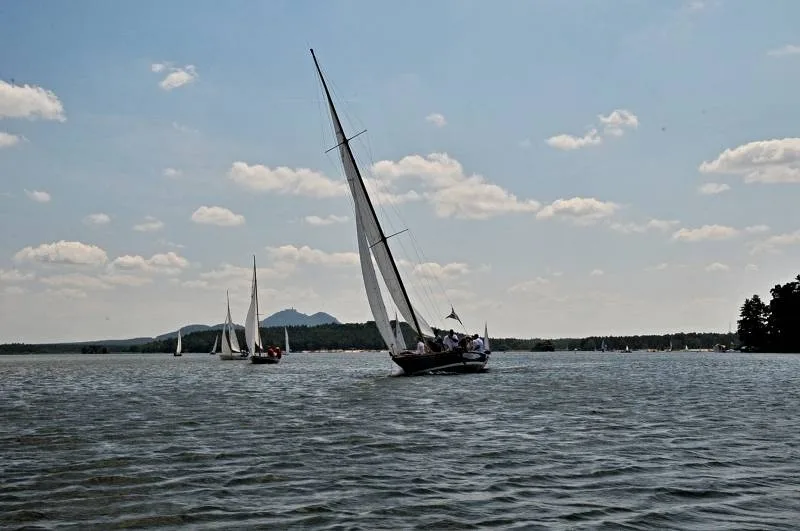 Regatta RUT Classic – Rennen klassischer Holzsegelboote auf dem Mácha-See