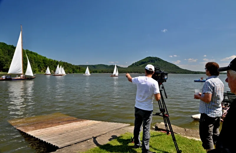 Regatta RUT Classic – Rennen klassischer Holzsegelboote auf dem Mácha-See